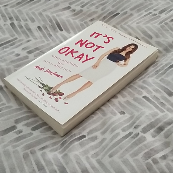 It's Not Okay - Andi Dorfman - Picture 4 of 4